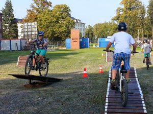 Der Fahrrad-Parcours ist für Jung und Alt ein besonderes Erlebnis (Foto: Schlösser)